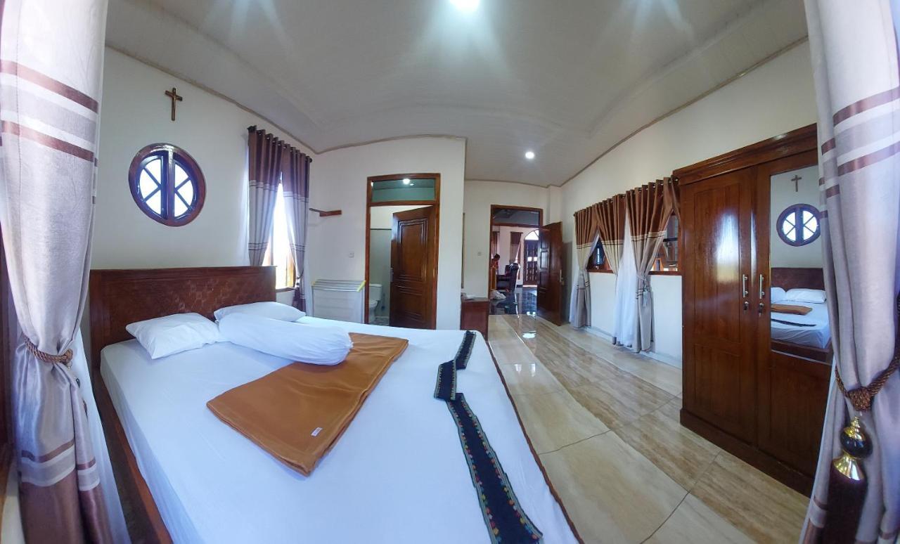 Kopa Hilltop - Family Guest Home Ruteng Room photo