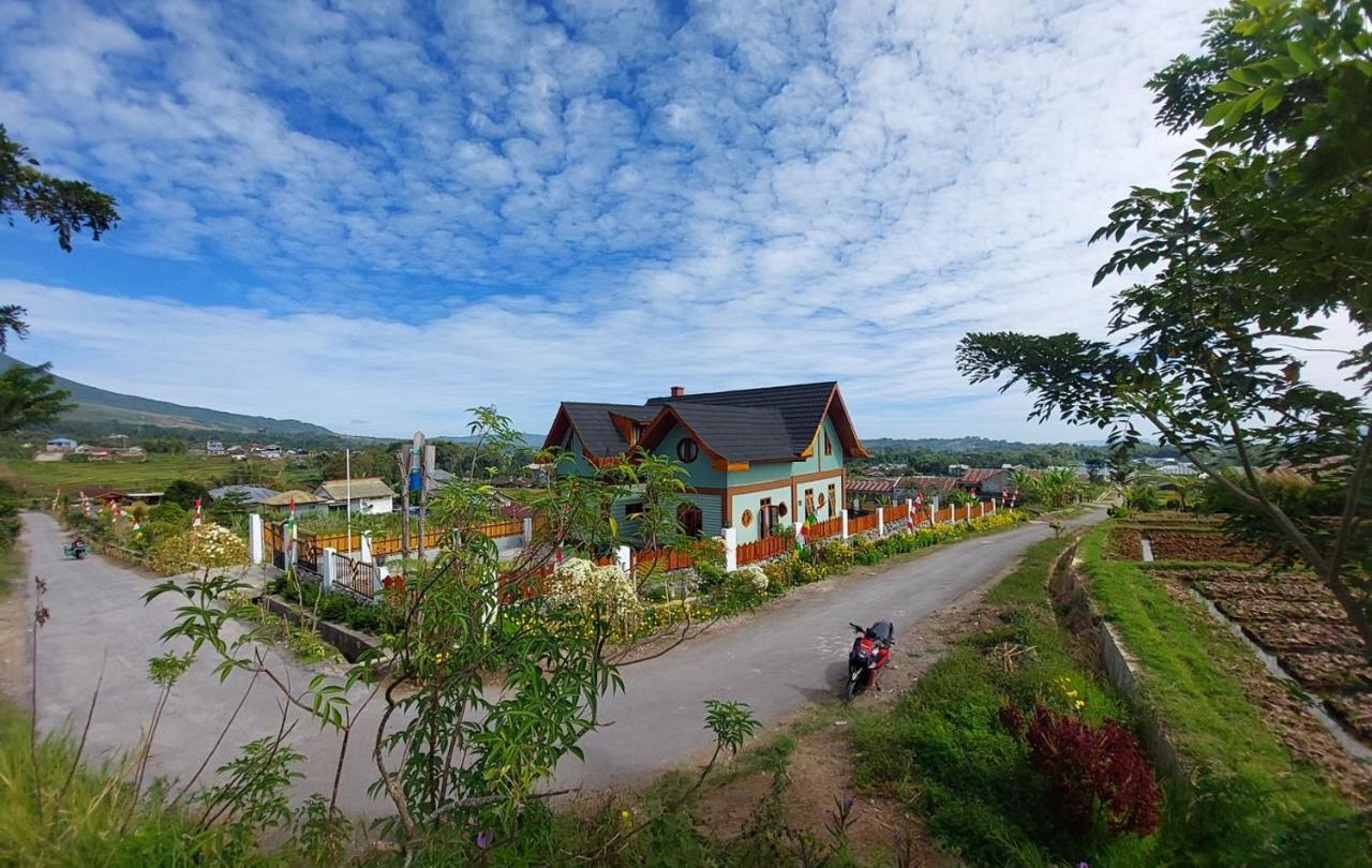 Kopa Hilltop - Family Guest Home Ruteng Exterior photo