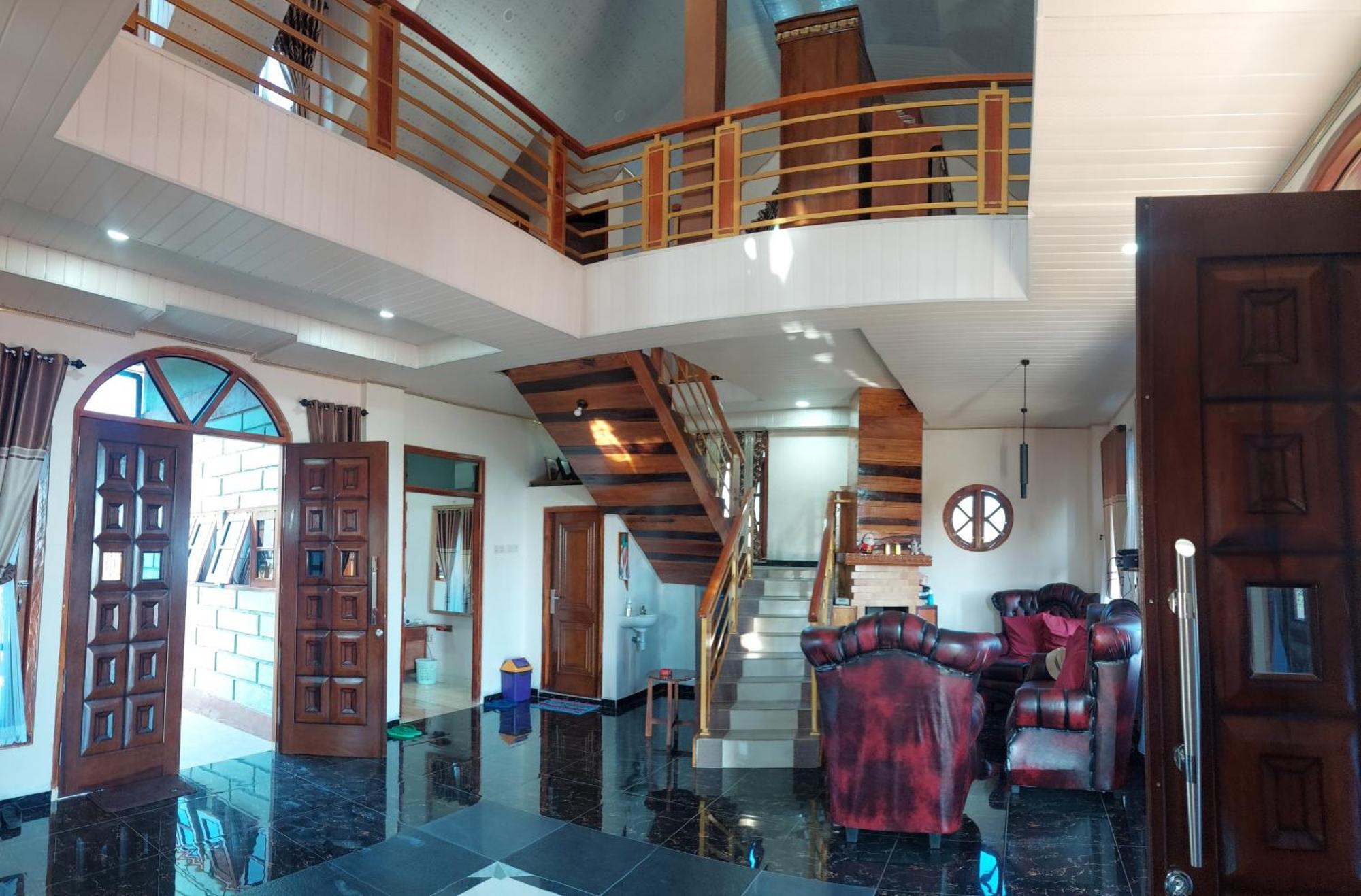 Kopa Hilltop - Family Guest Home Ruteng Exterior photo